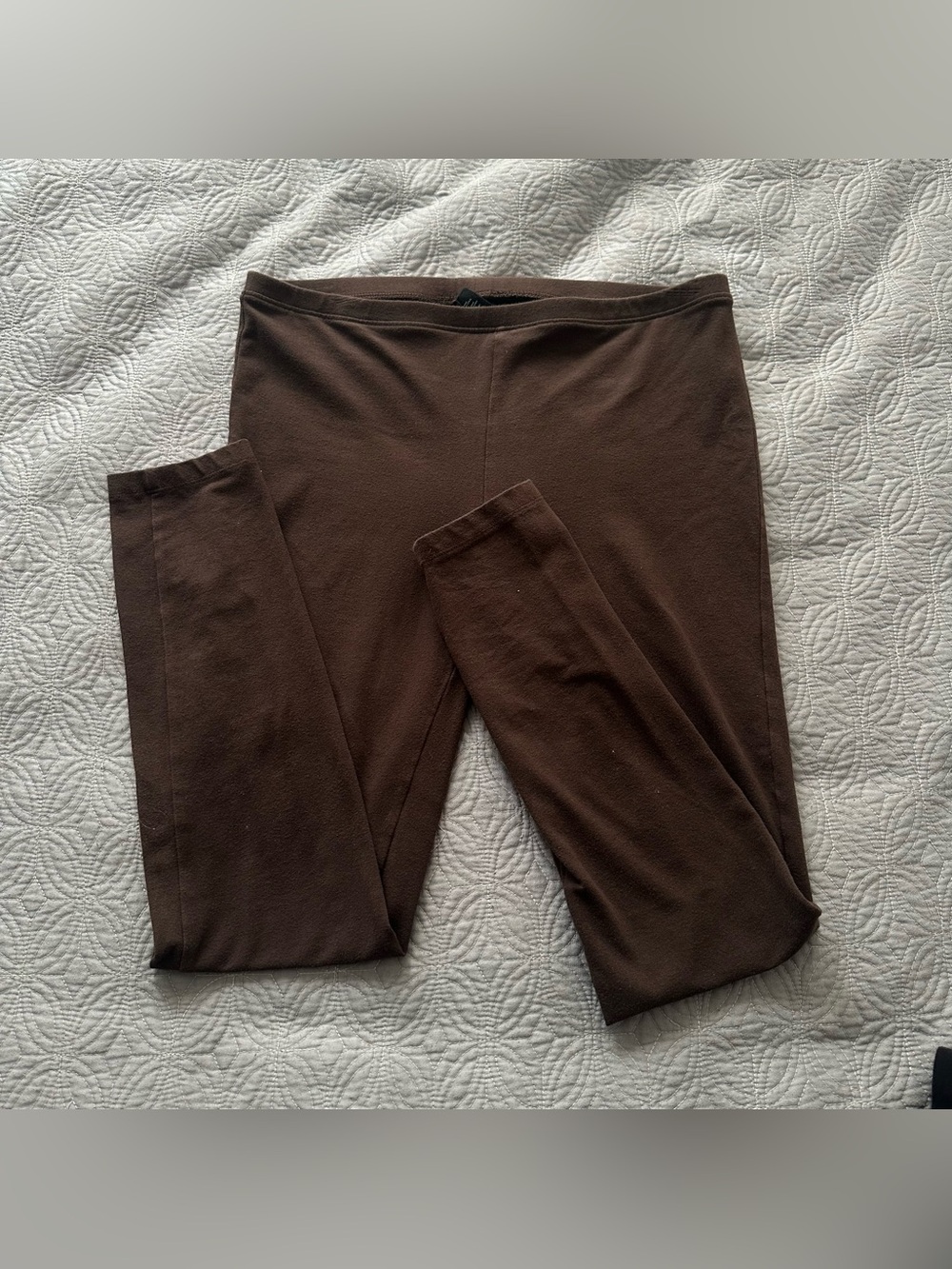 Bundle of 2 Pair HUE Black and Brown Women's Stretch Leggings - Picture 5 of 7